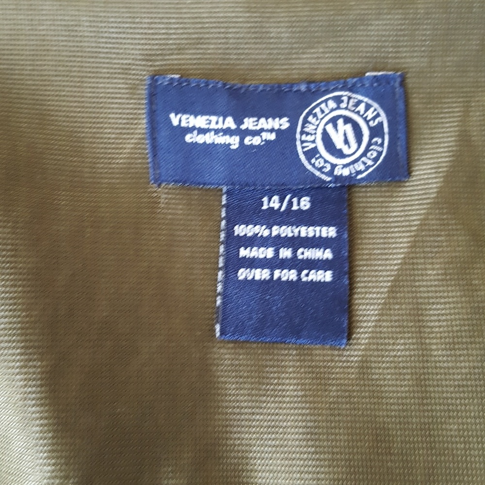 Dress - Picture 7 of 7